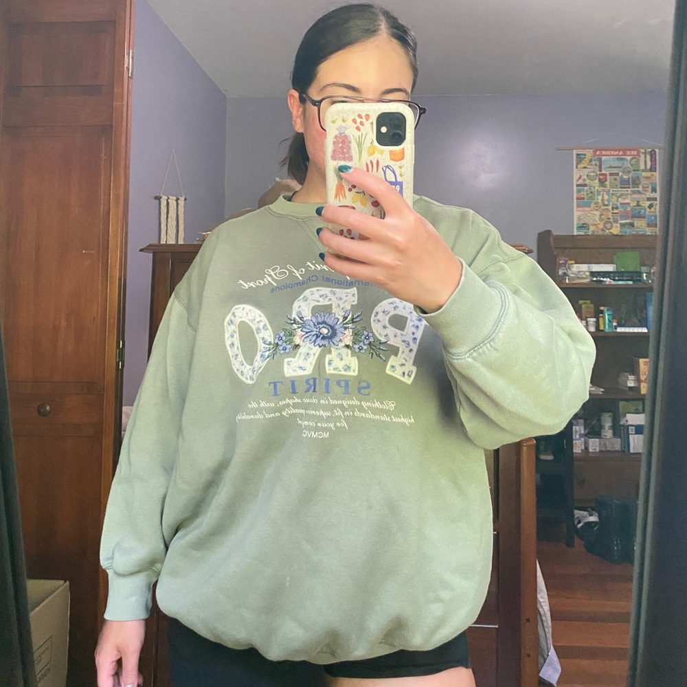Sage Green Thrifted 90’s Crewneck